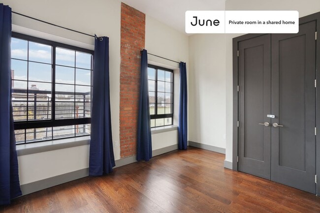 Foto del edificio - Room in Shared 4 bed/2 bath home