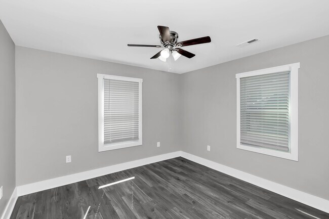 Foto del edificio - 908 Fairway Dr NW
