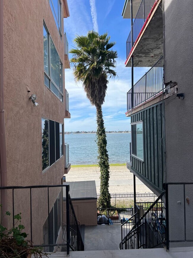 Foto del edificio - 3802 Riviera Dr