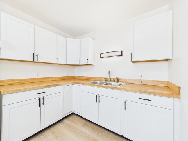 Foto del edificio - 3712 Swenson Ave
