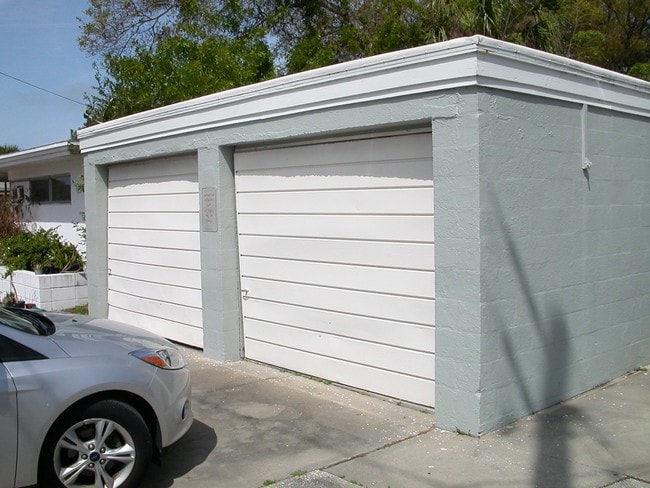 Garage - 108-112 S Highland Ave