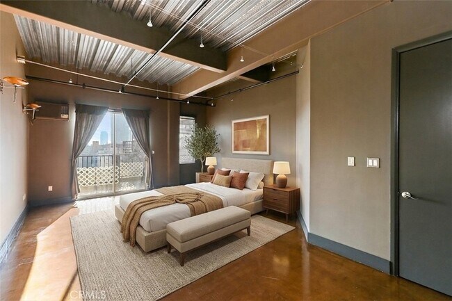 Foto del edificio - 312 W 5th St