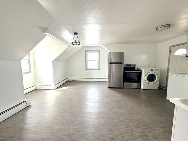 Building Photo - 91 Enright St