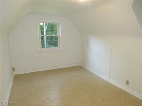 Building Photo - 6424 N Ridge Rd