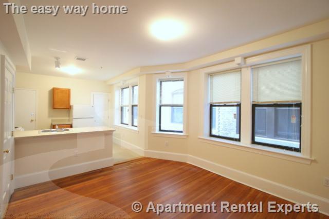 Building Photo - 881 Massachusetts Ave