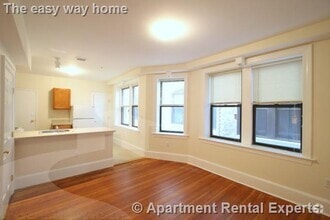 Building Photo - 881 Massachusetts Ave