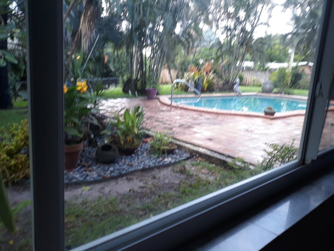 Foto del edificio - 560 SW 62nd Ave