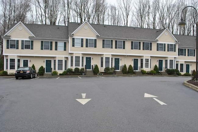 Building Photo - 301 Alexandra Ct