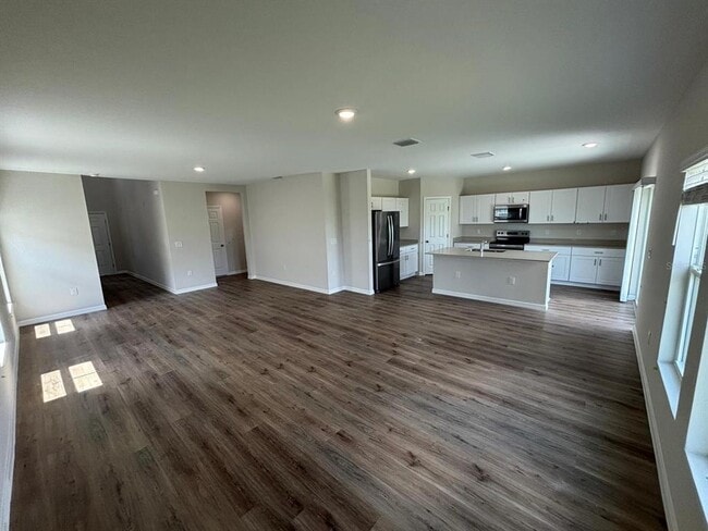 Building Photo - 4063 Gardenia Ave