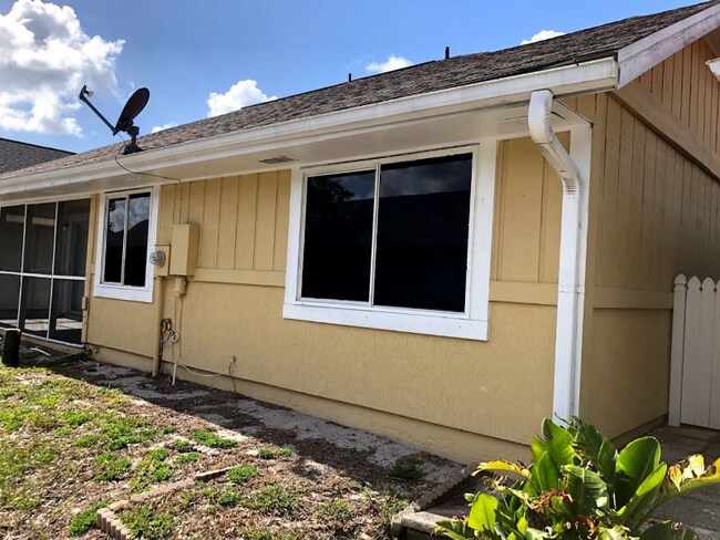 Foto del edificio - 732 Willow Dr