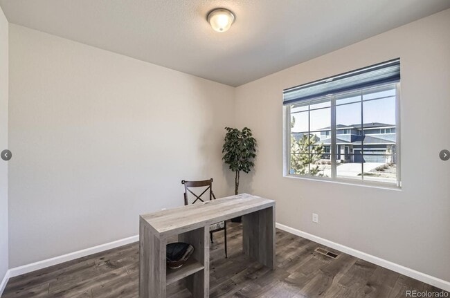 Building Photo - Long Realty & Property Management - Beauti...