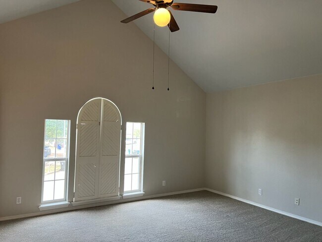 Foto del edificio - 1120 W Florence Ct