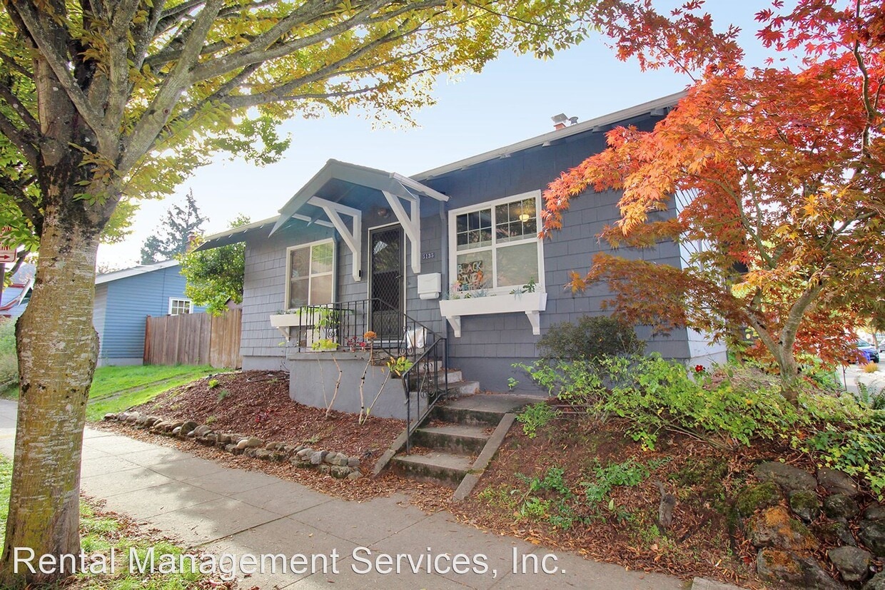 Foto principal - 2 br, 1 bath House - 5135 N Kerby Ave