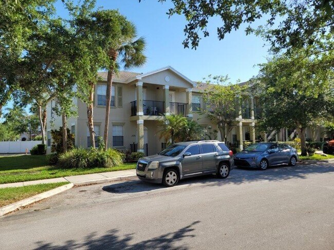 Building Photo - 2085 SE Glen Ridge Dr