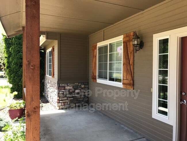 Building Photo - 411 N Glen Aspen Way