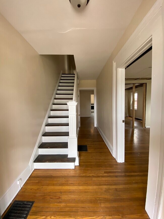 Building Photo - 328 Susquehanna St
