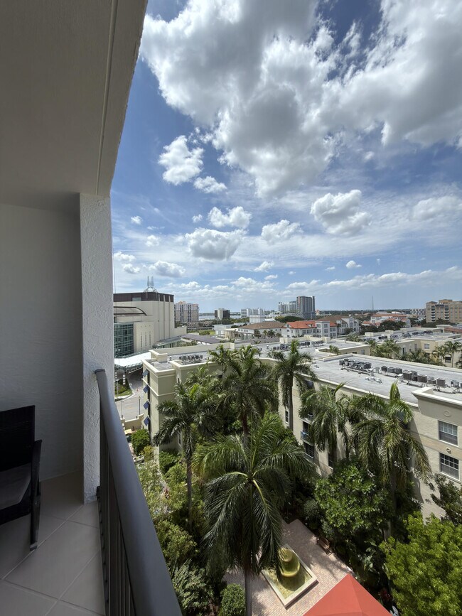 Foto del edificio - 651 Okeechobee Blvd