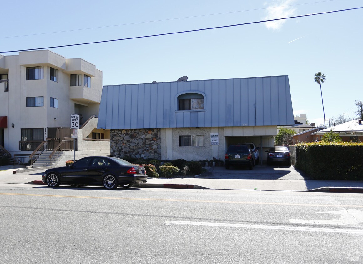 Building Photo - 1104 E Wilson Ave