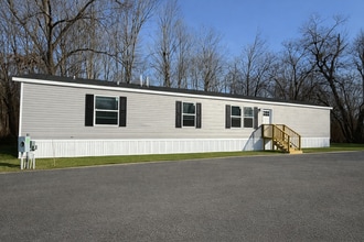 Building Photo - 9 Gladeview