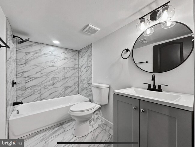 Building Photo - 3824 37th Pl