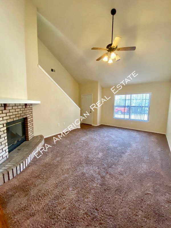 Foto principal - 703 Valley Rd