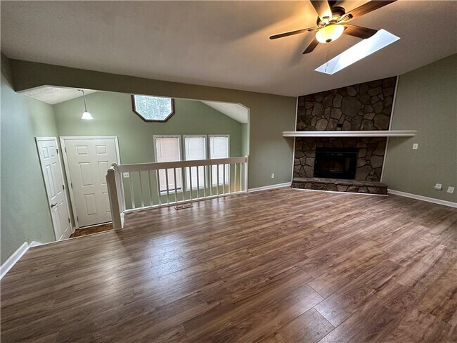Building Photo - 6195 Brookside Ln
