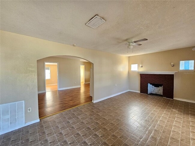 Building Photo - 2319 E Magnolia St