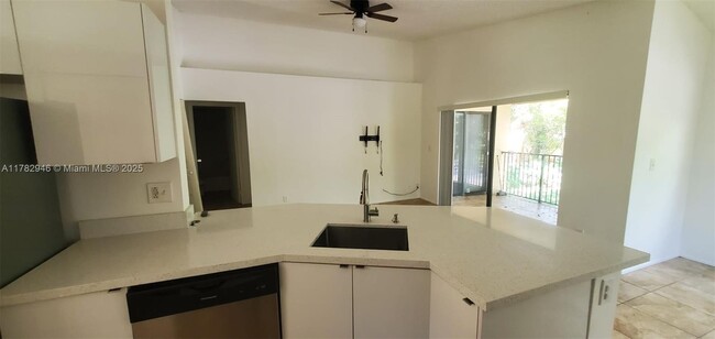 Building Photo - 9999 Summerbreeze Dr