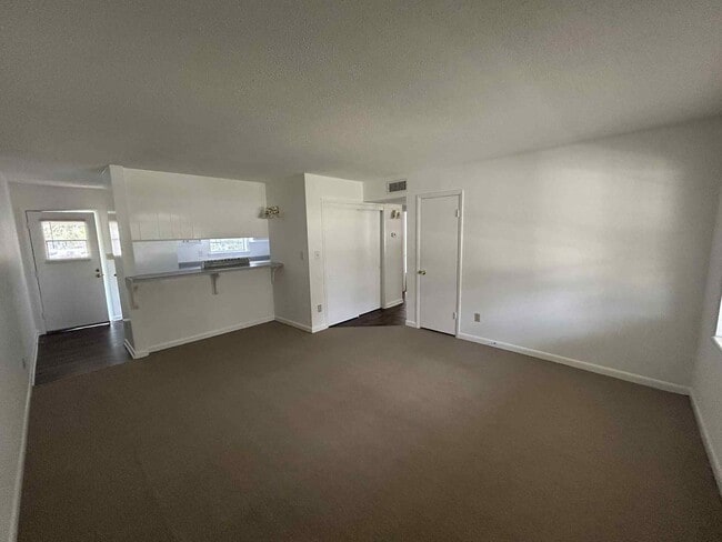 Building Photo - Cedar Trace Apartments