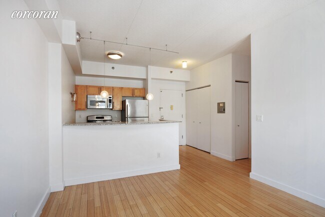 Foto del edificio - 516 W 47th St