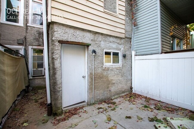 Building Photo - 2043 Gerritt St
