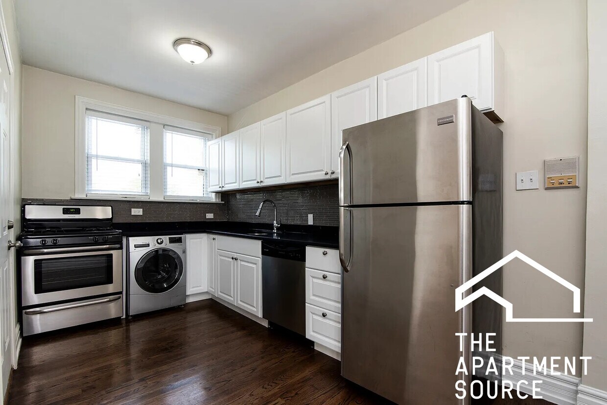 Foto principal - 3820 N Greenview Ave