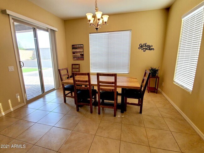 Foto del edificio - 18392 W Thunderhill Pl