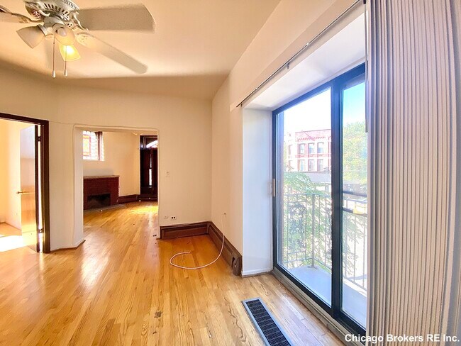 Foto del edificio - 2272 N Lincoln Ave