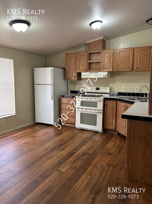 Building Photo - 3 Beds / 2 Bath - OWNER / AGENT
