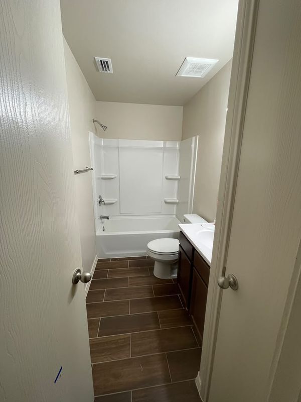 Building Photo - 4184 Sabine Ave