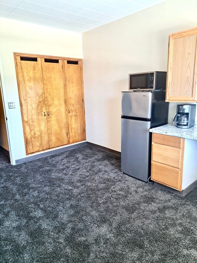 Foto del edificio - Eagle Crest Village Apartments #328: 1bdrm/1bath – All Utilities & Wi-Fi Included!