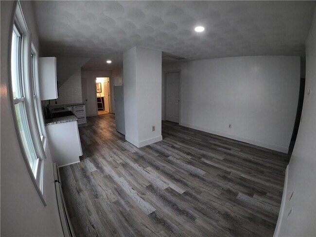 Building Photo - 56 Daboll St