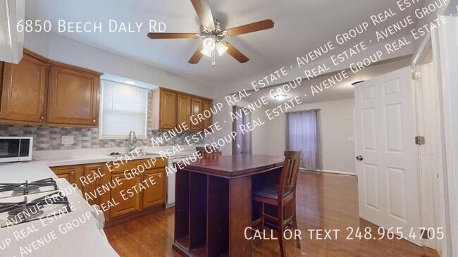 Foto del edificio - 6850 Beech Daly Rd