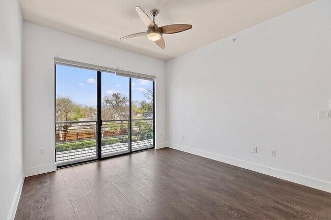 Foto del edificio - 4414 Cedar Springs Rd