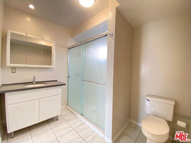 Foto del edificio - 2433 S Burnside Ave