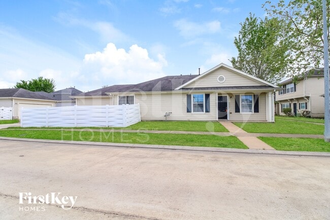 Foto del edificio - 1661 Nichole Woods Dr