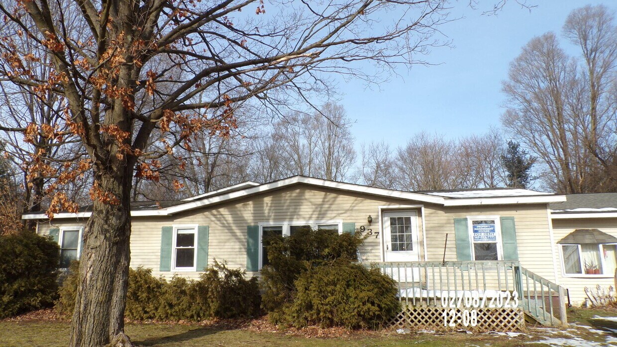 937 Charles St, Plainwell, MI 49080 Townhome Rentals in Plainwell MI