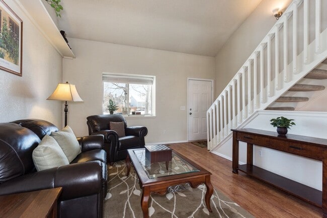 Building Photo - 4 BED 3 BATH HOME IN FOX HILL!