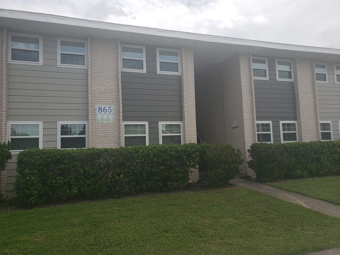 Primary Photo - Available Now : 3 Bedroom 2 Bath Condo