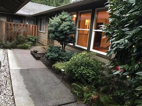 Building Photo - 1585 SW 89th Ave