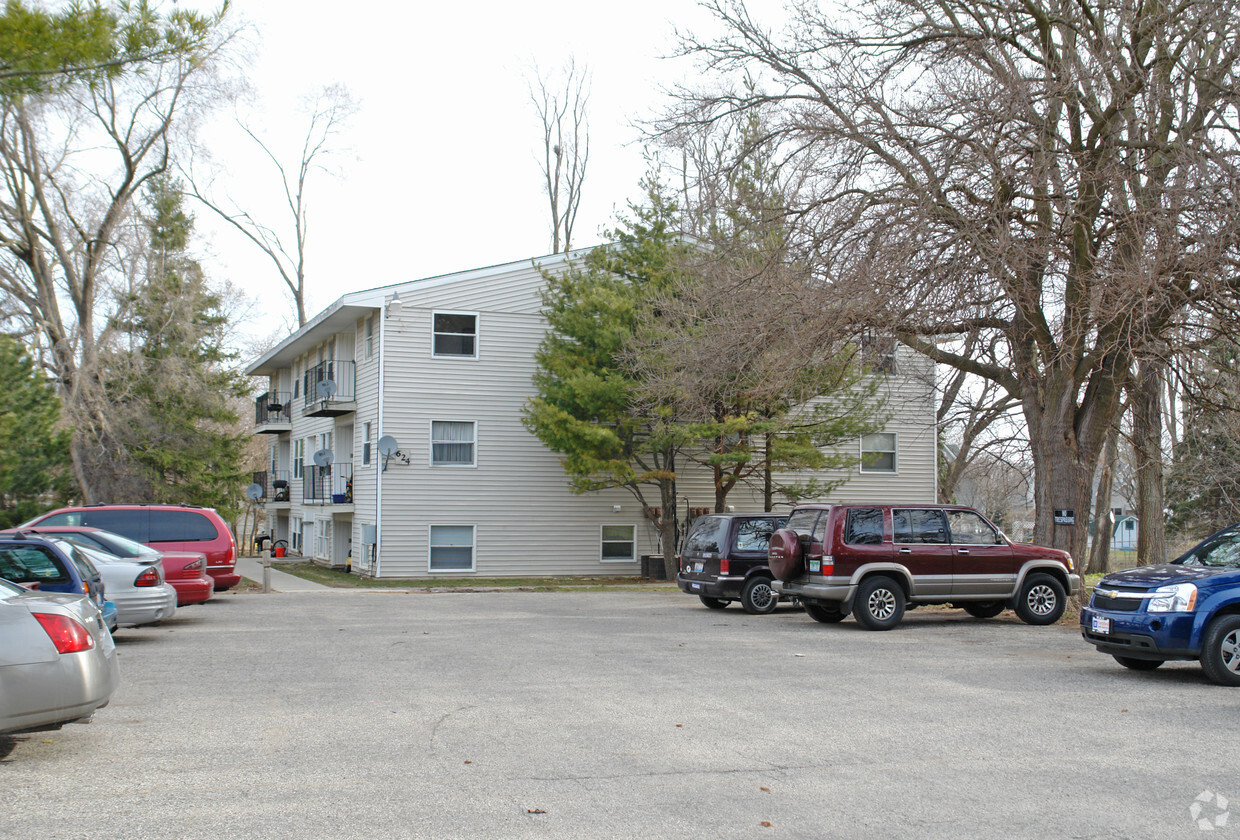 Primary Photo - 624 E Grant Hwy