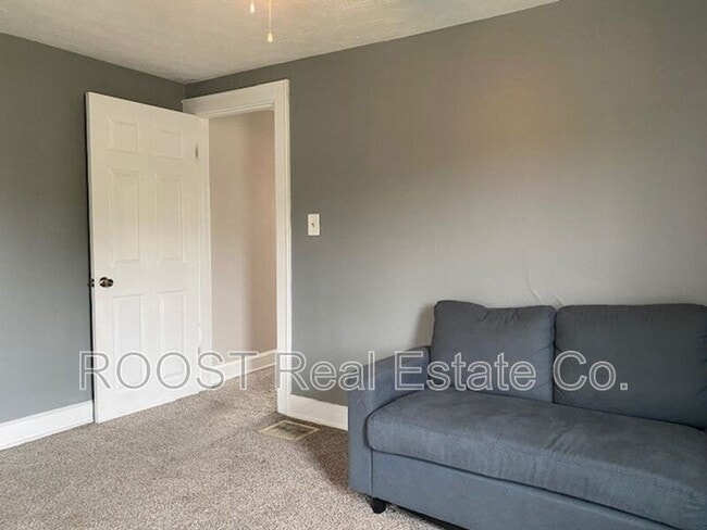 Building Photo - 437-437-437-432 W Harding Rd