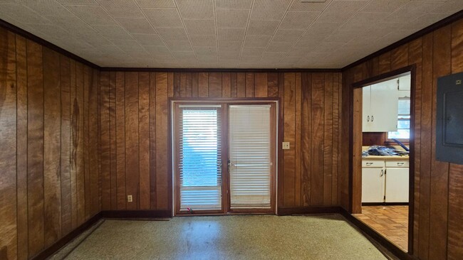 Building Photo - 298 Lindale Ave