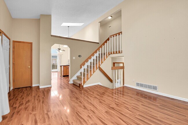 Building Photo - $3,050.00, 4 bed, 3 bath, located in Auror...